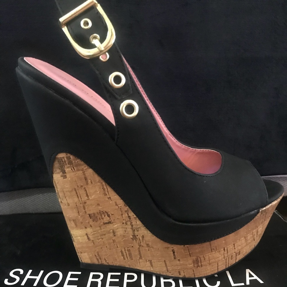 Shoe Republic Wedges  Black  size 7 never worn